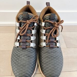 Nike Roshe Sneakerboot Quilted in Mercury Gray/Black